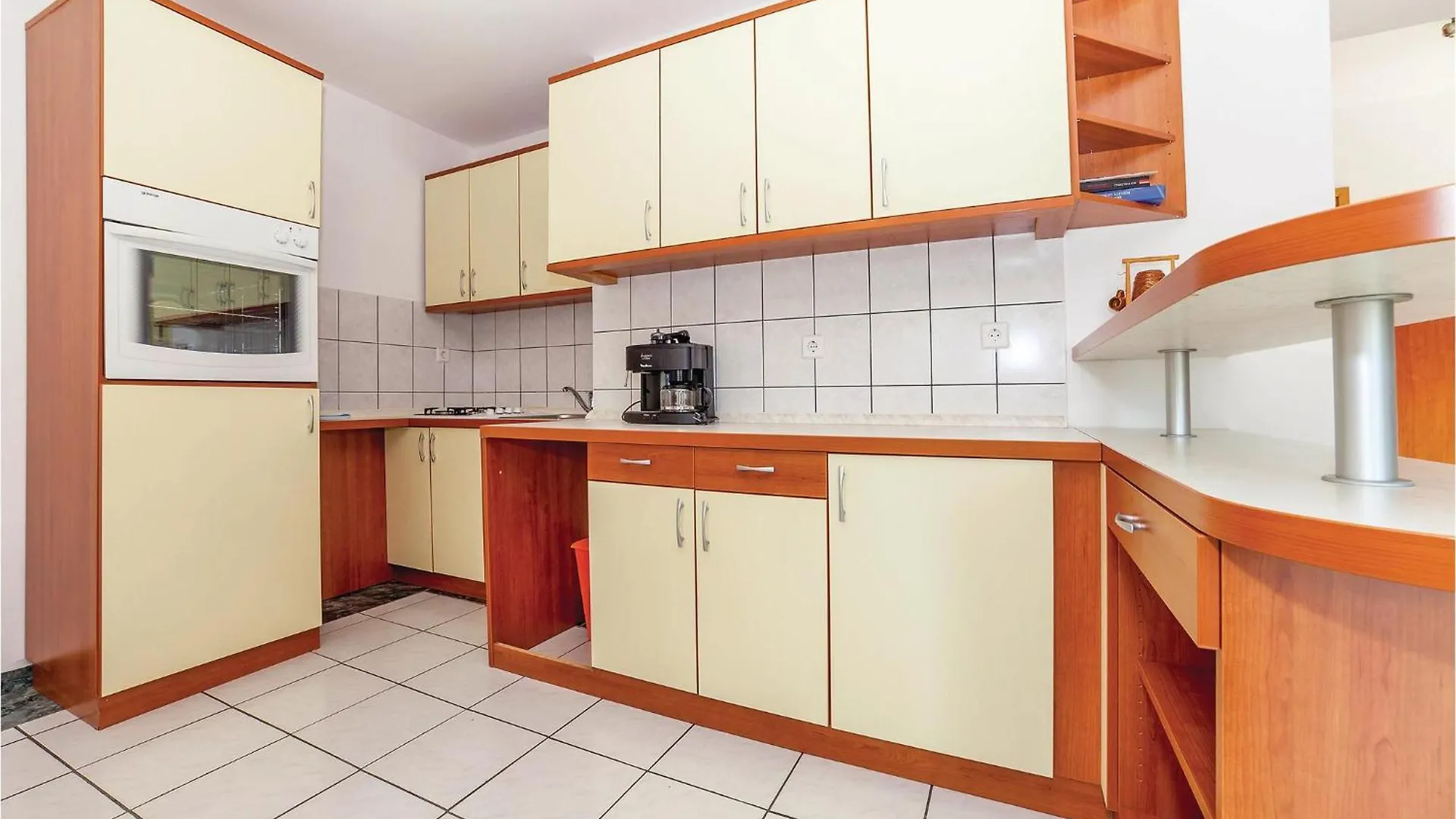 2 Bedroom Cozy Apartment In Grizane Croacia