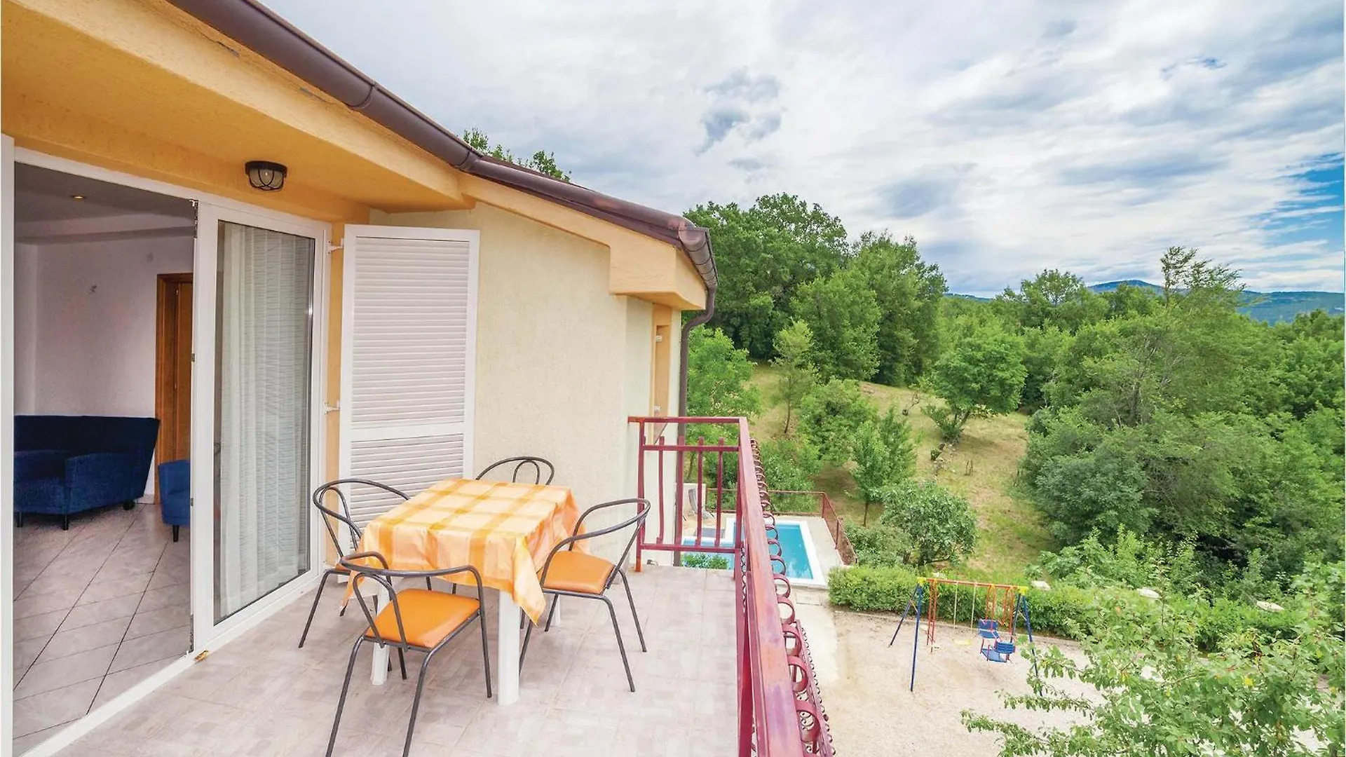 2 Bedroom Cozy Apartment In Grizane  Grižane